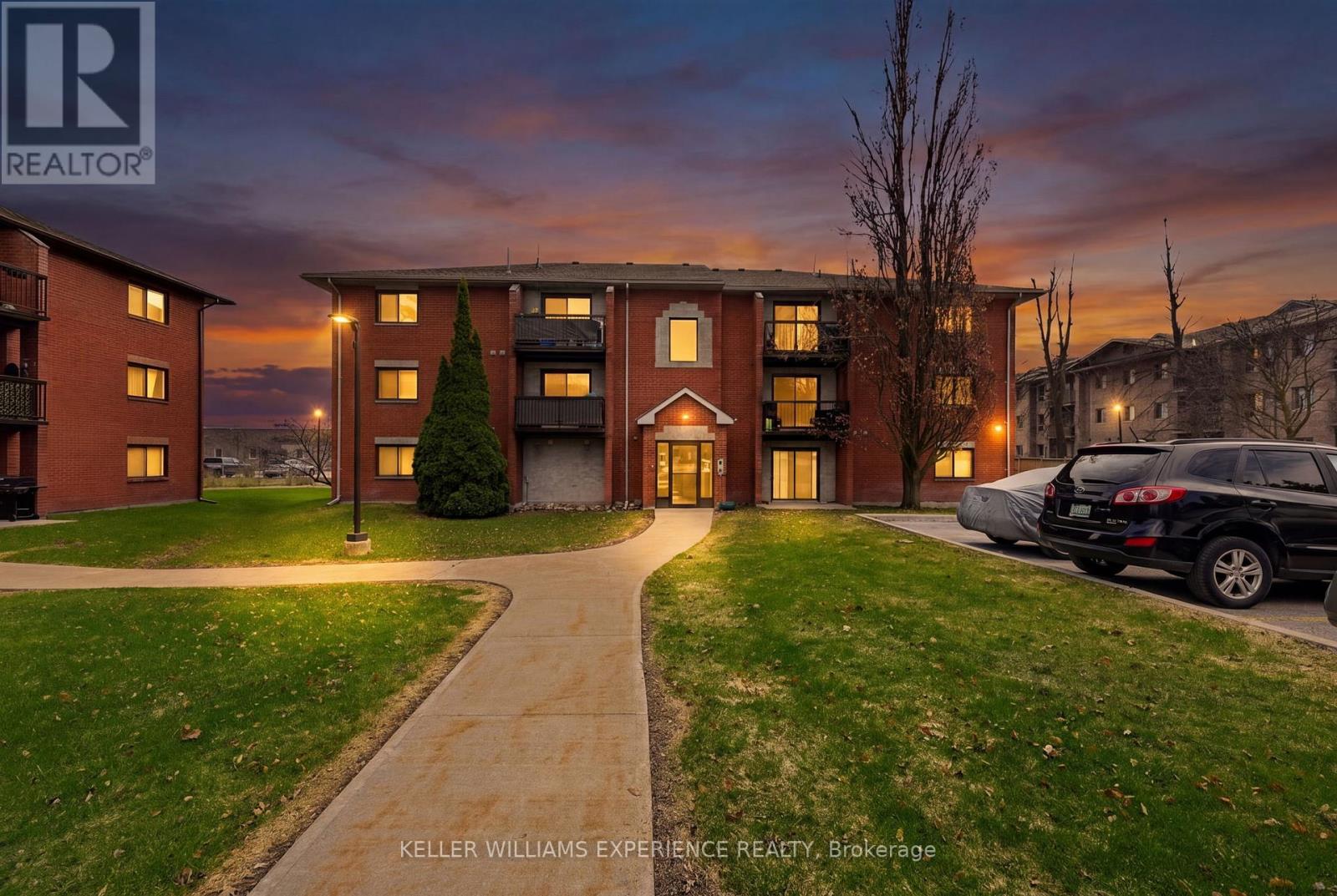 C4 - 183 Edgehill Drive, Barrie, Ontario  L4N 1L9 - Photo 2 - S13035792