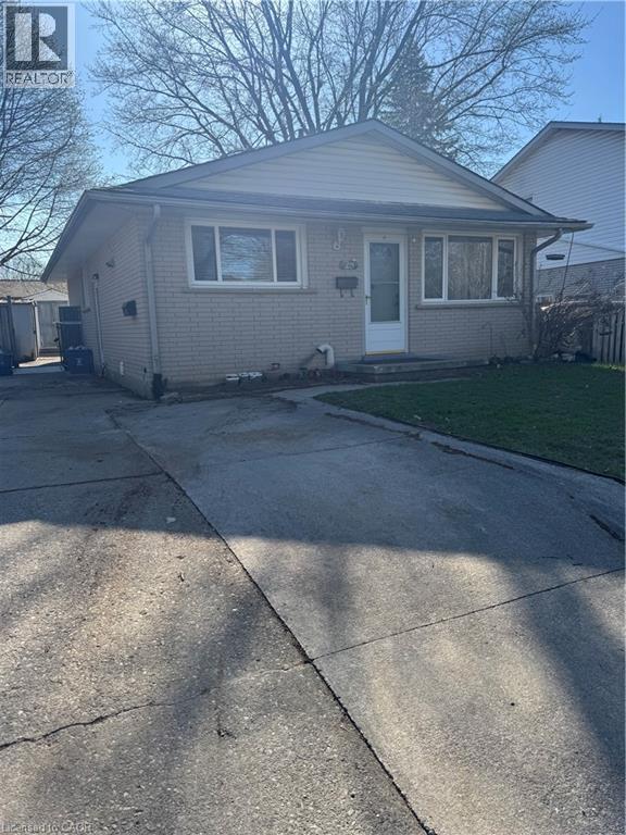 25 HOWLAND Drive Unit# Lower, kitchener, Ontario