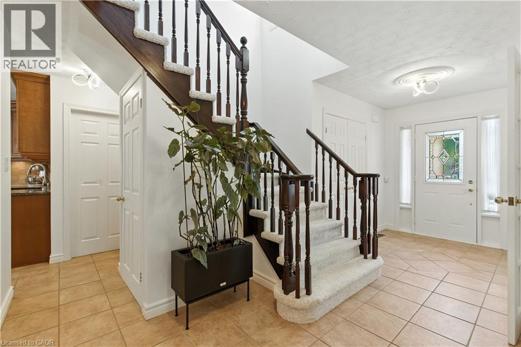 10 Shadowdale Drive, Stoney Creek, Ontario  L8E 5E7 - Photo 6 - 40820056