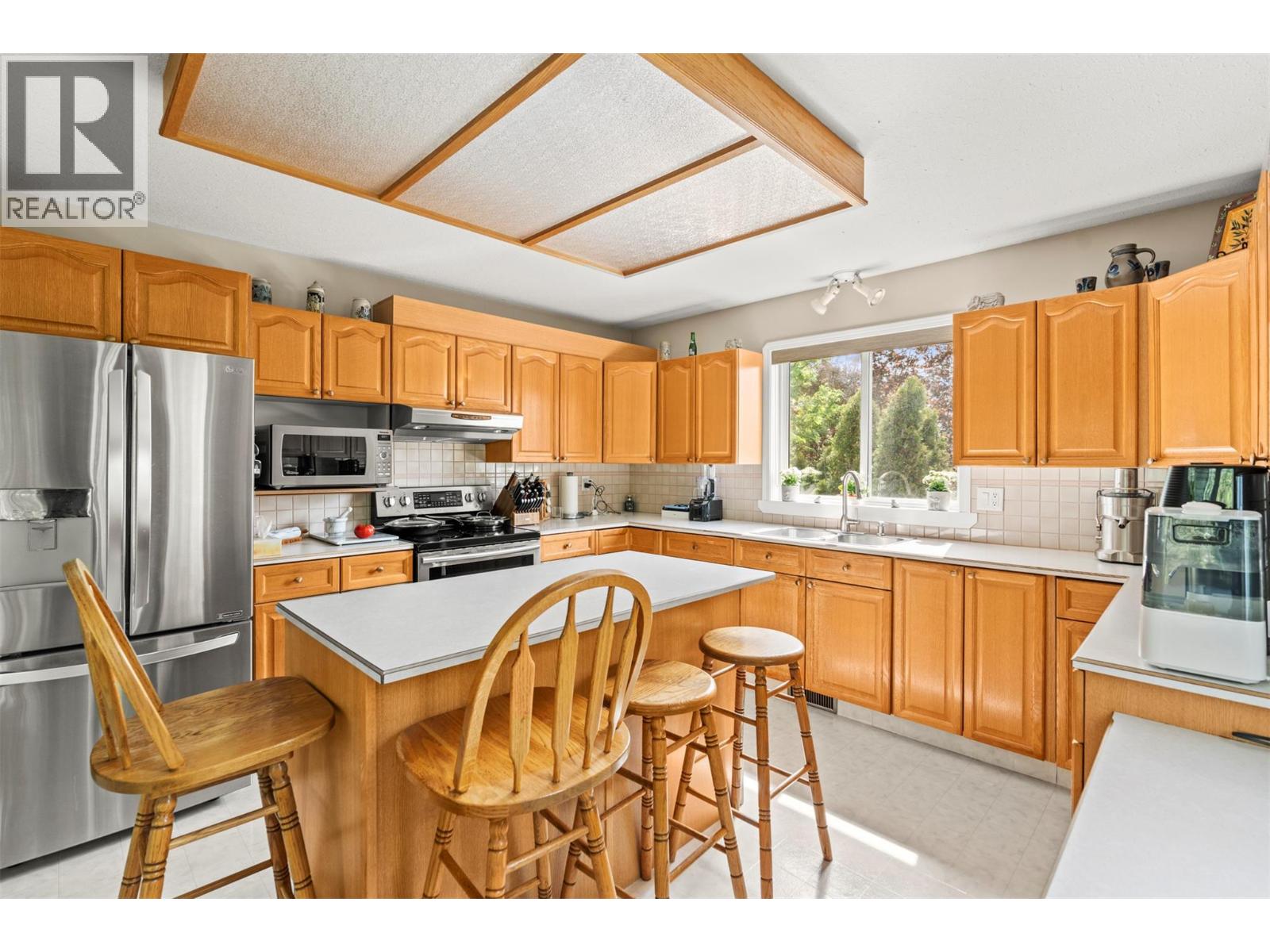 3025 Murison Place, Armstrong, British Columbia  V4Y 0K4 - Photo 5 - 10371575