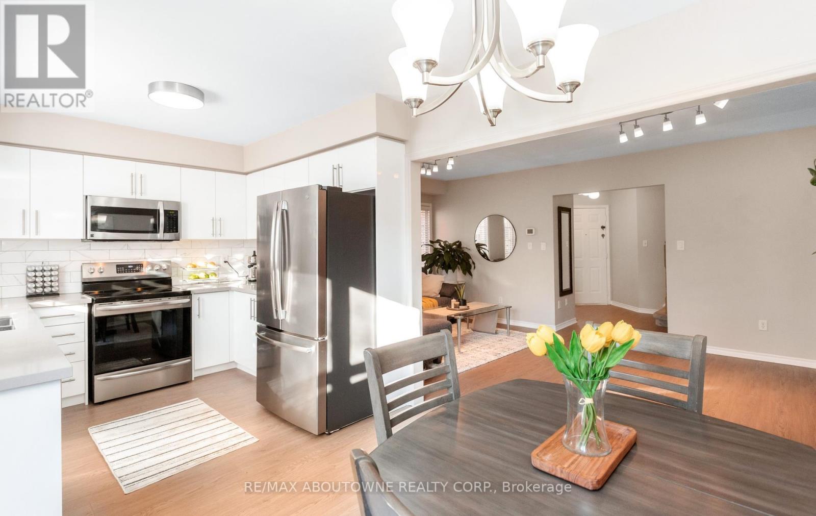 1363 Brookstar Drive, Oakville, Ontario  L6M 3W1 - Photo 11 - W13035642