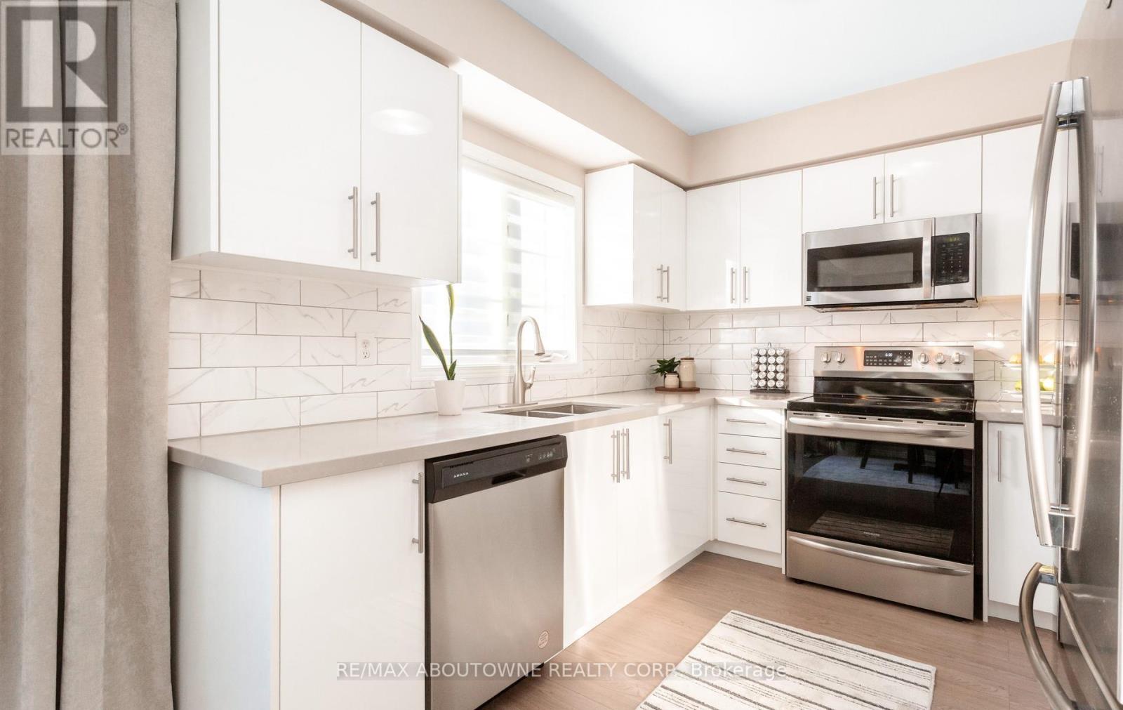 1363 Brookstar Drive, Oakville, Ontario  L6M 3W1 - Photo 12 - W13035642