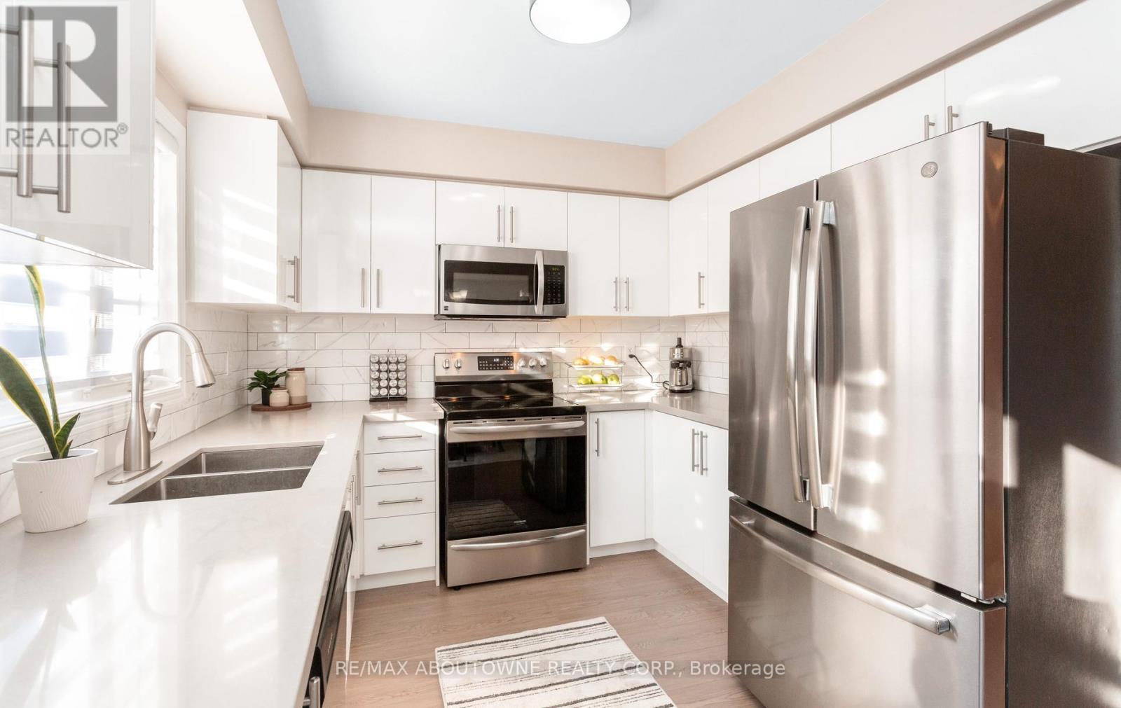 1363 Brookstar Drive, Oakville, Ontario  L6M 3W1 - Photo 13 - W13035642