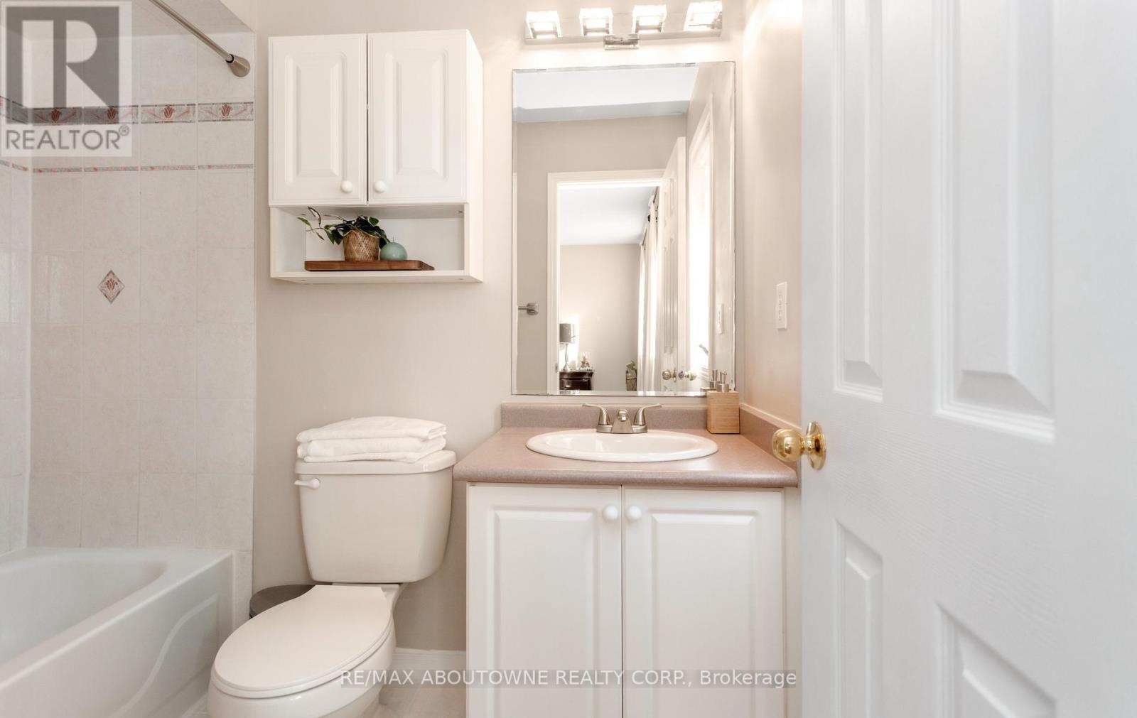 1363 Brookstar Drive, Oakville, Ontario  L6M 3W1 - Photo 21 - W13035642