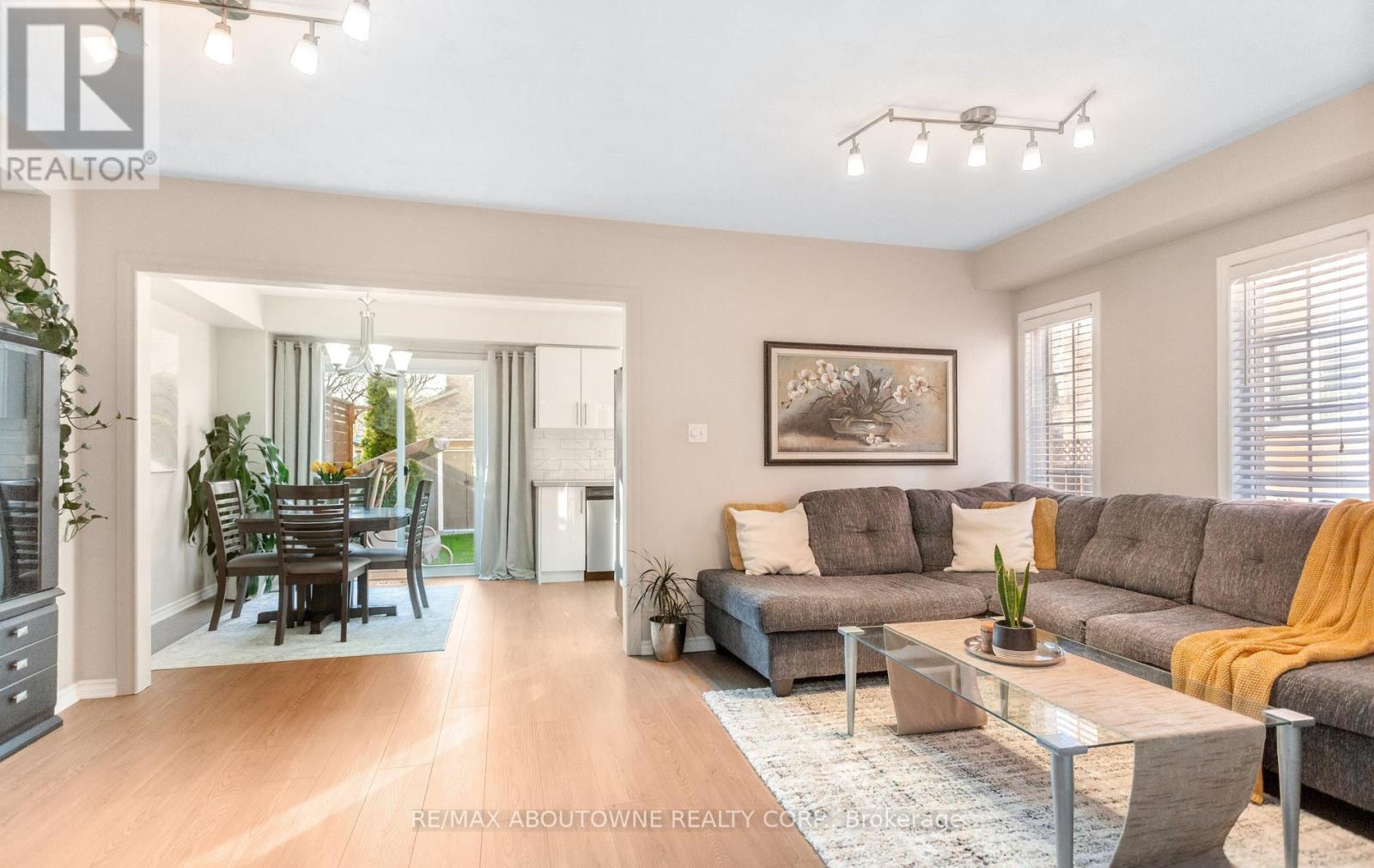 1363 Brookstar Drive, Oakville, Ontario  L6M 3W1 - Photo 7 - W13035642