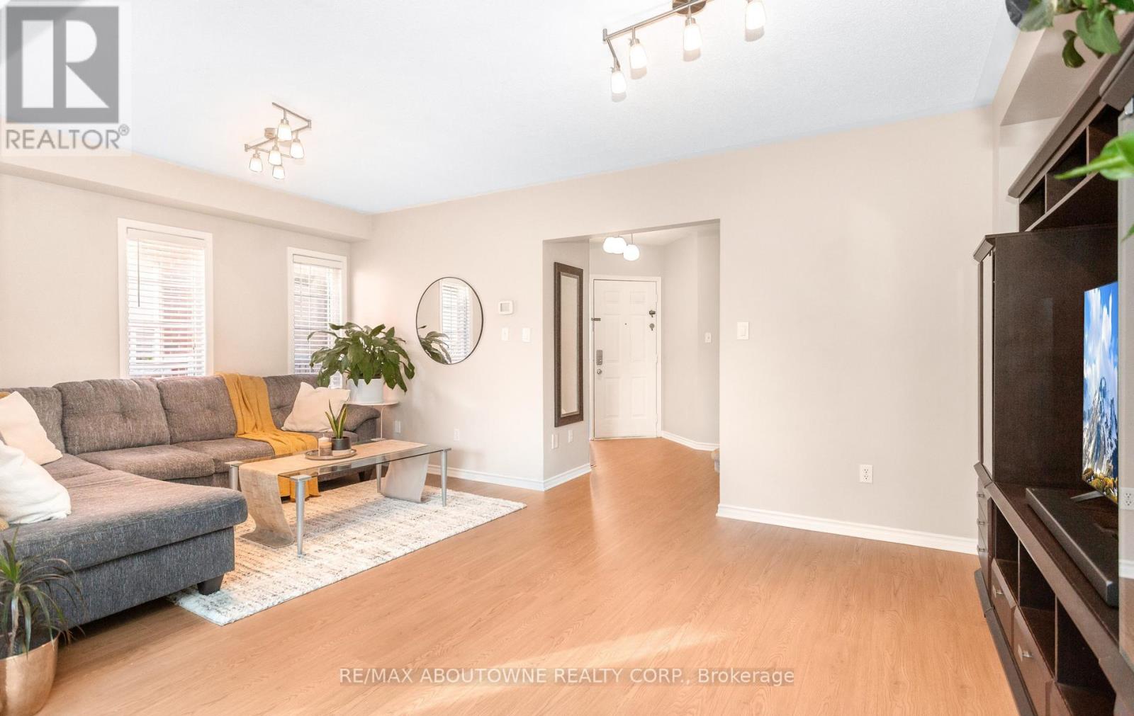 1363 Brookstar Drive, Oakville, Ontario  L6M 3W1 - Photo 8 - W13035642