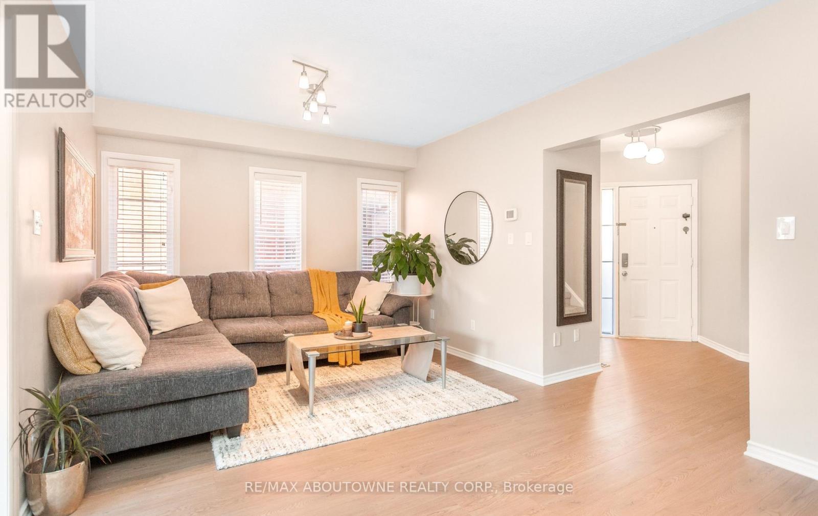 1363 Brookstar Drive, Oakville, Ontario  L6M 3W1 - Photo 9 - W13035642