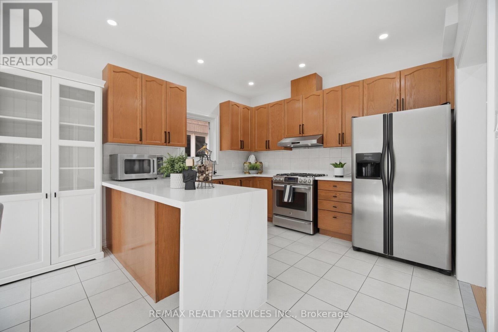 62 Sir Jacobs Crescent, Brampton, Ontario  L7A 3V2 - Photo 9 - W13035698