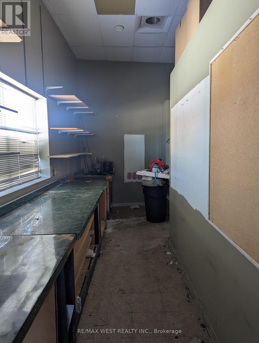 1872 Dundas Street E, Mississauga, Ontario  L4X 1L9 - Photo 6 - W13035748