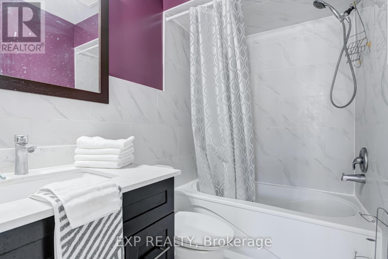 3283 Bobwhite Mews, Mississauga, Ontario  L5N 6G1 - Photo 16 - W13035798