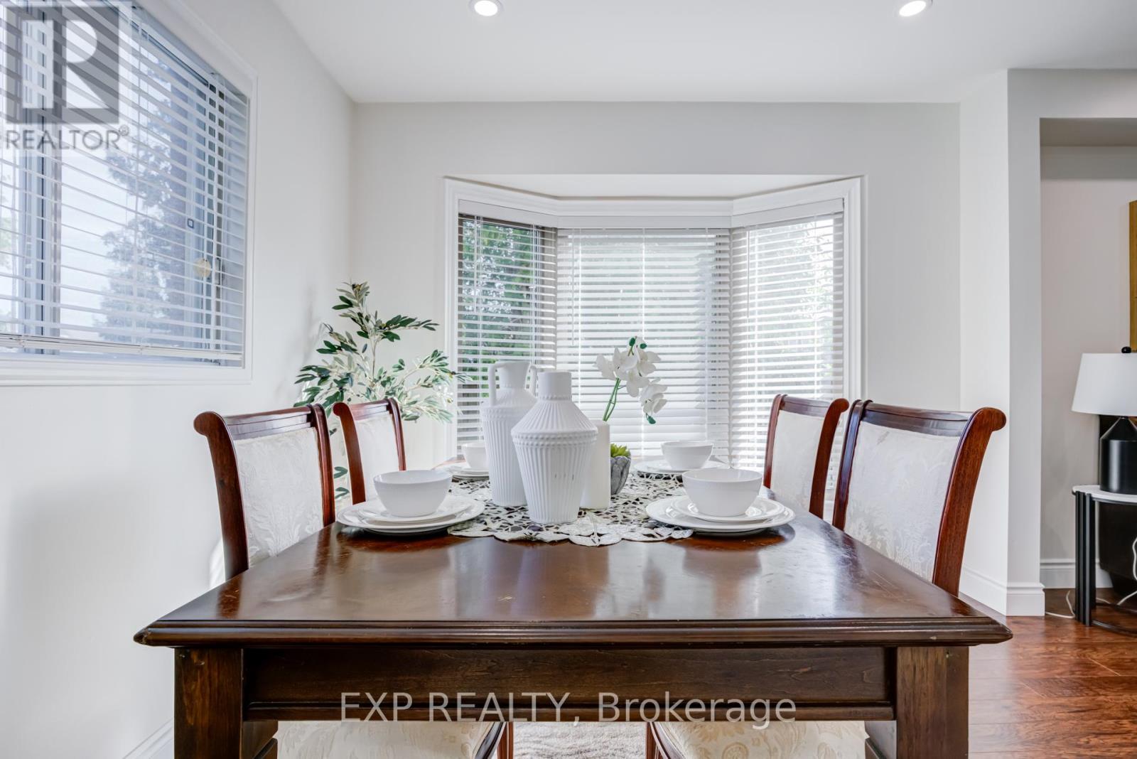 3283 Bobwhite Mews, Mississauga, Ontario  L5N 6G1 - Photo 8 - W13035798