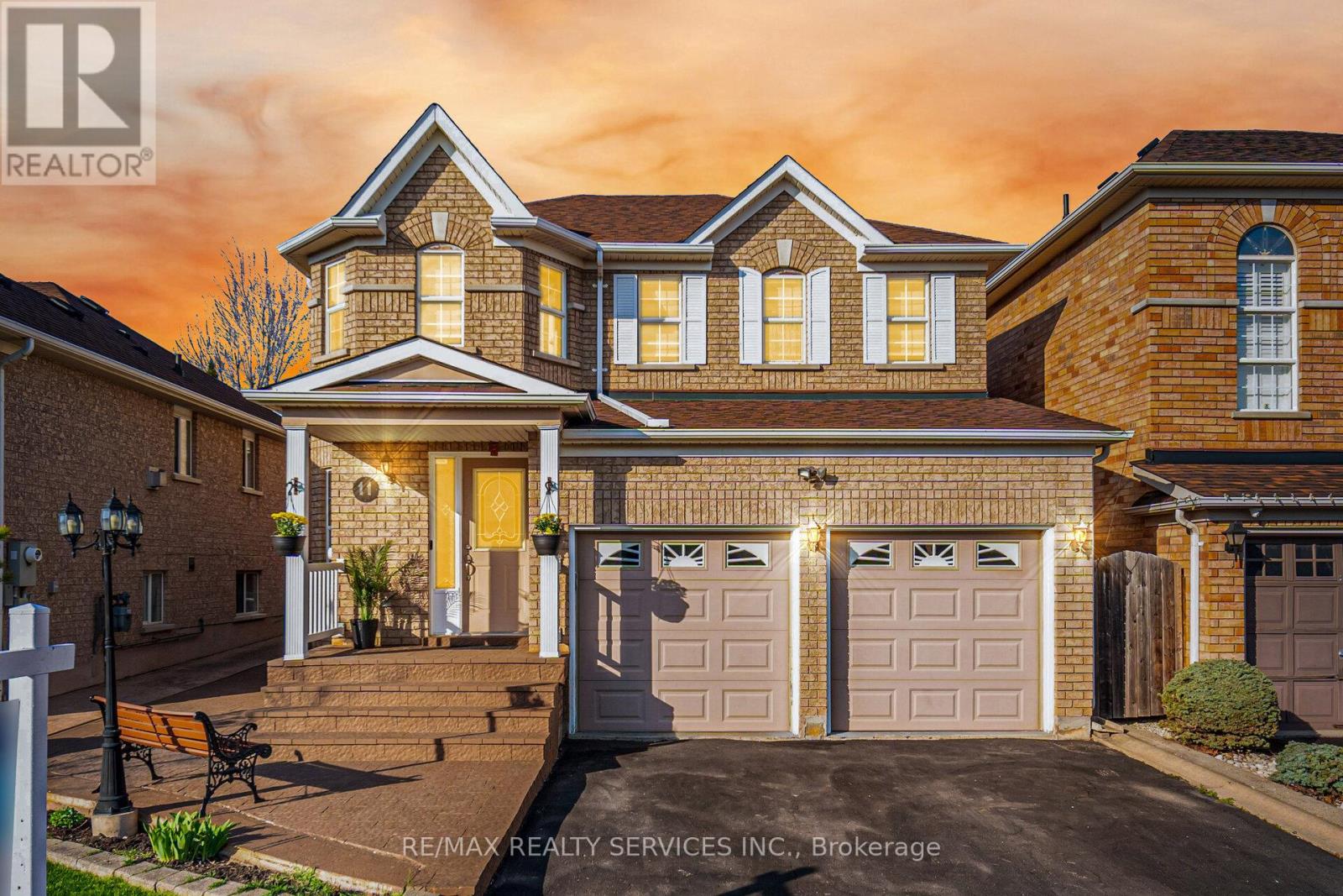 11 POPLAR PLAINS ROAD, Brampton, Ontario