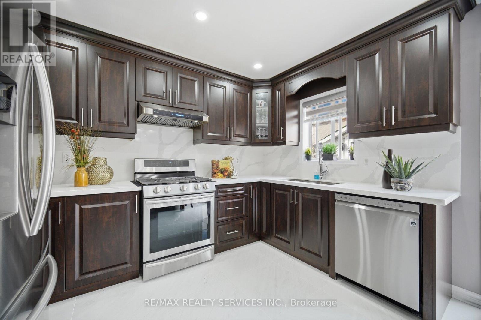 11 Poplar Plains Road, Brampton, Ontario  L7A 2E3 - Photo 15 - W13035810