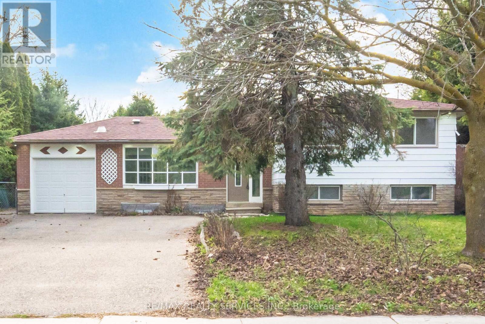 15 LAWRENCE AVENUE, Orangeville, Ontario