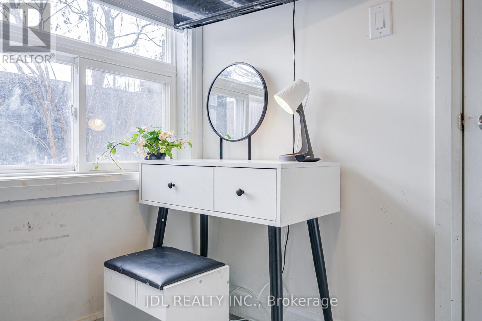 3 - 5 Sorauren Avenue, Toronto, Ontario  M6R 2C6 - Photo 13 - W13035898