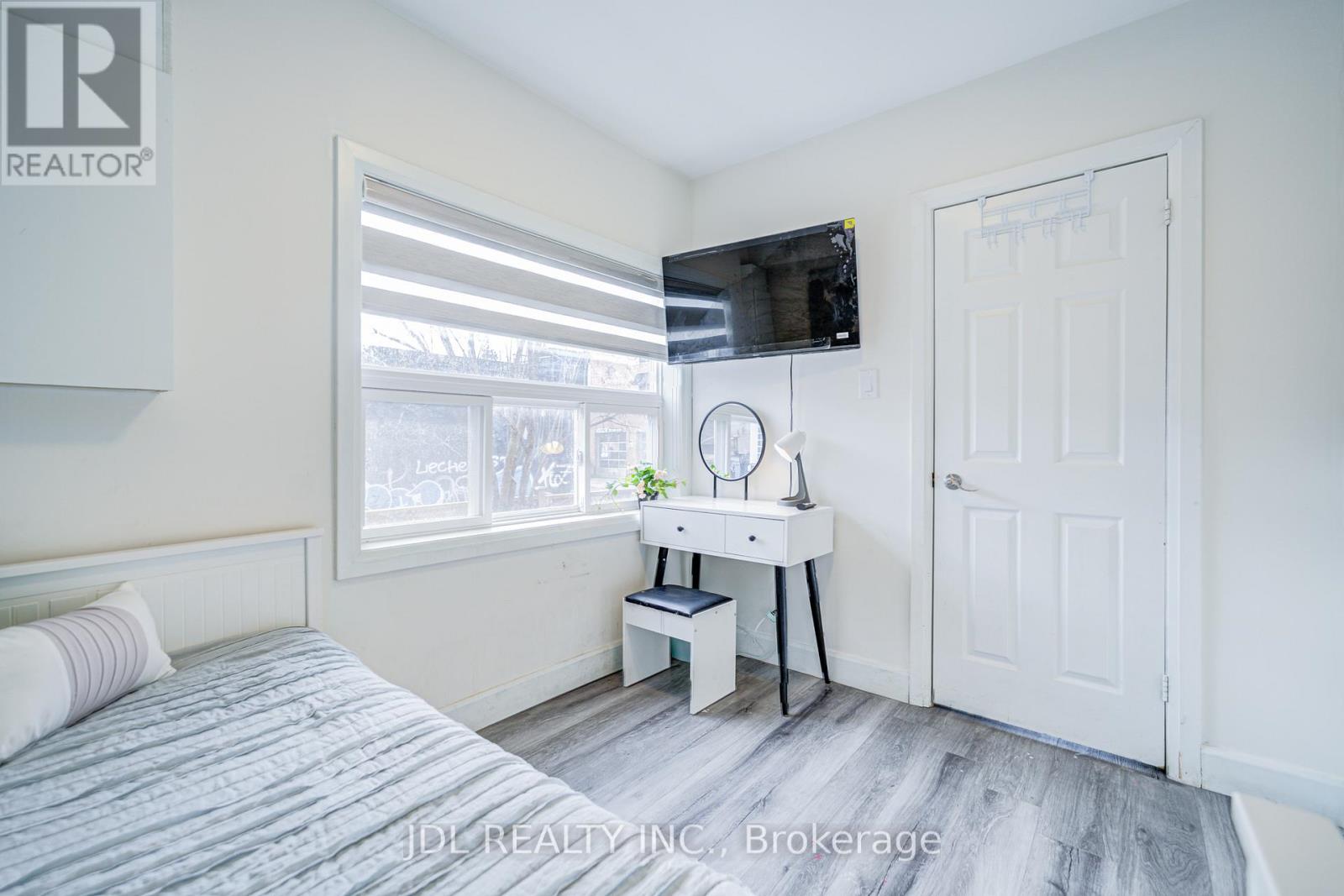 3 - 5 Sorauren Avenue, Toronto, Ontario  M6R 2C6 - Photo 16 - W13035898