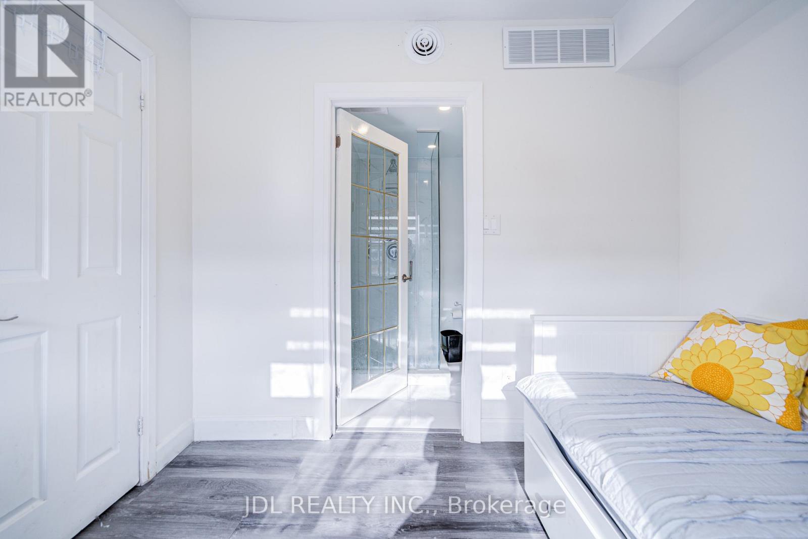 3 - 5 Sorauren Avenue, Toronto, Ontario  M6R 2C6 - Photo 17 - W13035898