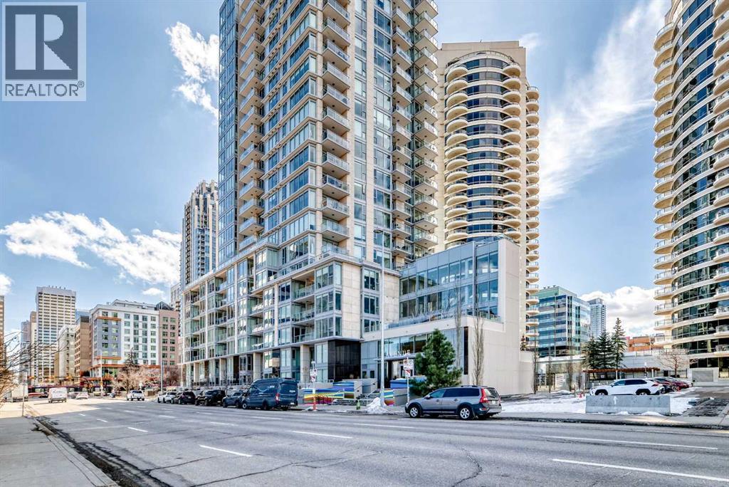 2001, 1025 5 Avenue SW, Calgary, Alberta