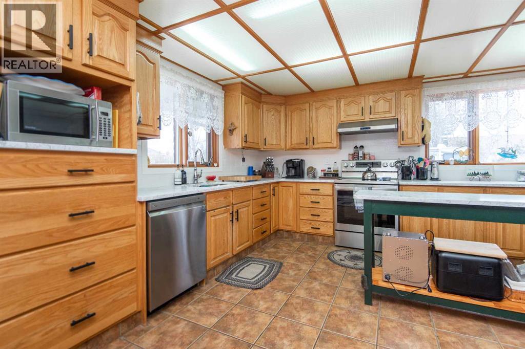 60, 40421 Range Road 10, Rural Lacombe County, Alberta  T4L 1S6 - Photo 3 - A2300374