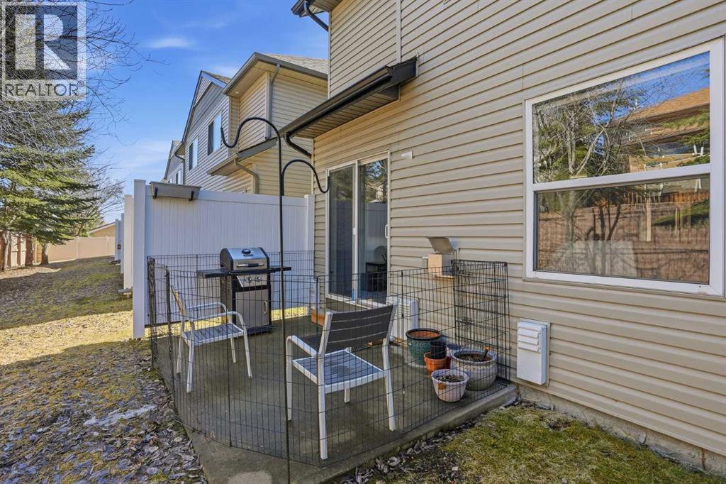 43 Everstone Place SW, Calgary, Alberta  T2Y 4H7 - Photo 17 - A2301730