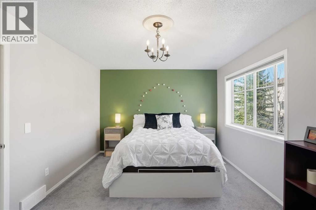 43 Everstone Place SW, Calgary, Alberta  T2Y 4H7 - Photo 11 - A2301730