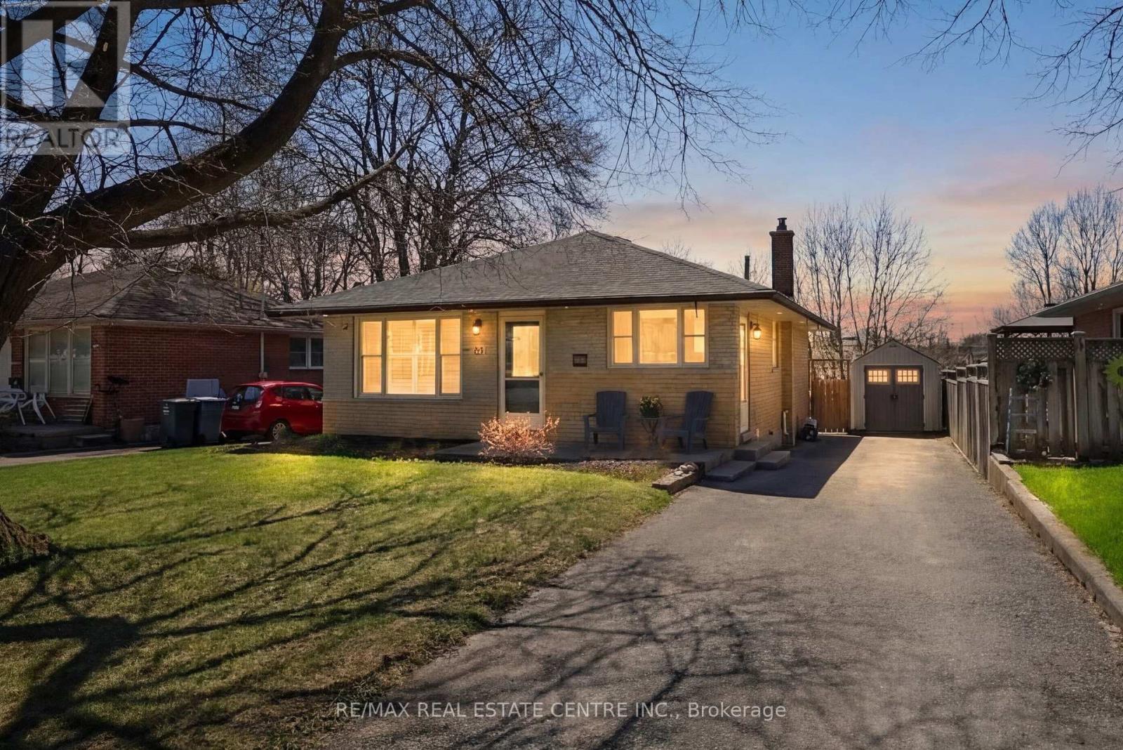 48 Knightswood Boulevard, Guelph, Ontario  N1E 3W5 - Photo 2 - X13035690