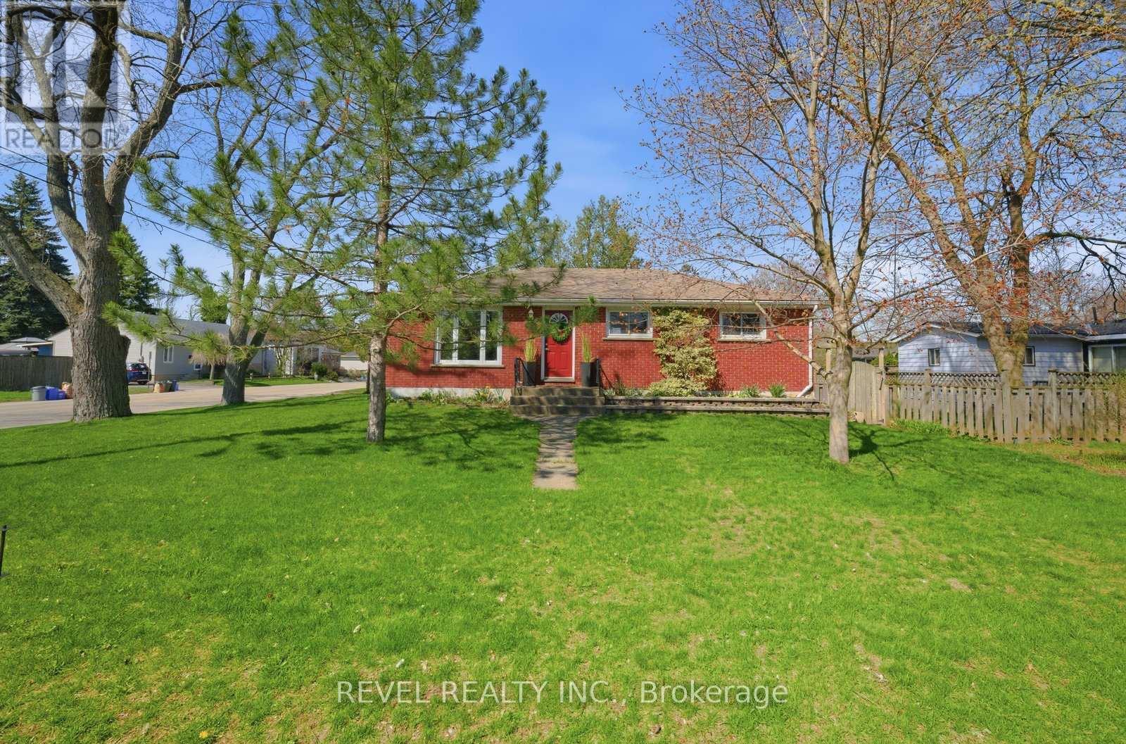 36 Hamilton Avenue, Brantford, Ontario  N3S 6Z9 - Photo 2 - X13035794