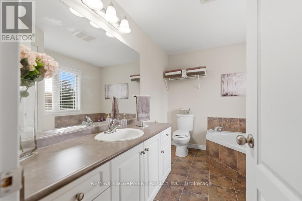 80 Lister Avenue, Hamilton, Ontario  L9B 1E2 - Photo 14 - X13035922