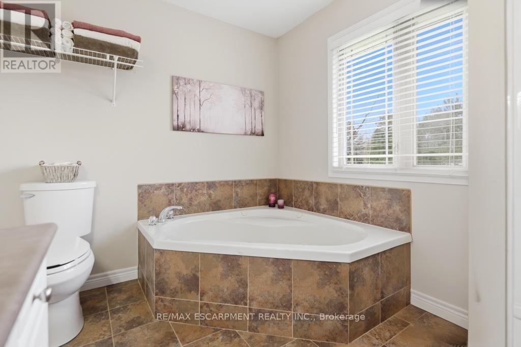 80 Lister Avenue, Hamilton, Ontario  L9B 1E2 - Photo 15 - X13035922