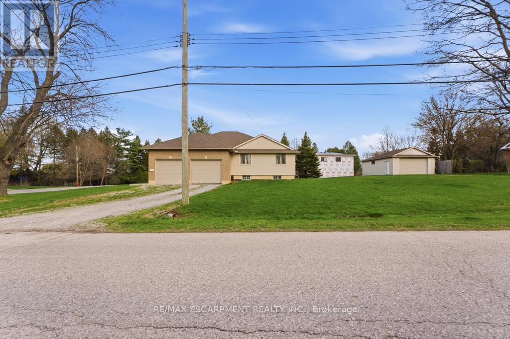 80 Lister Avenue, Hamilton, Ontario  L9B 1E2 - Photo 2 - X13035922