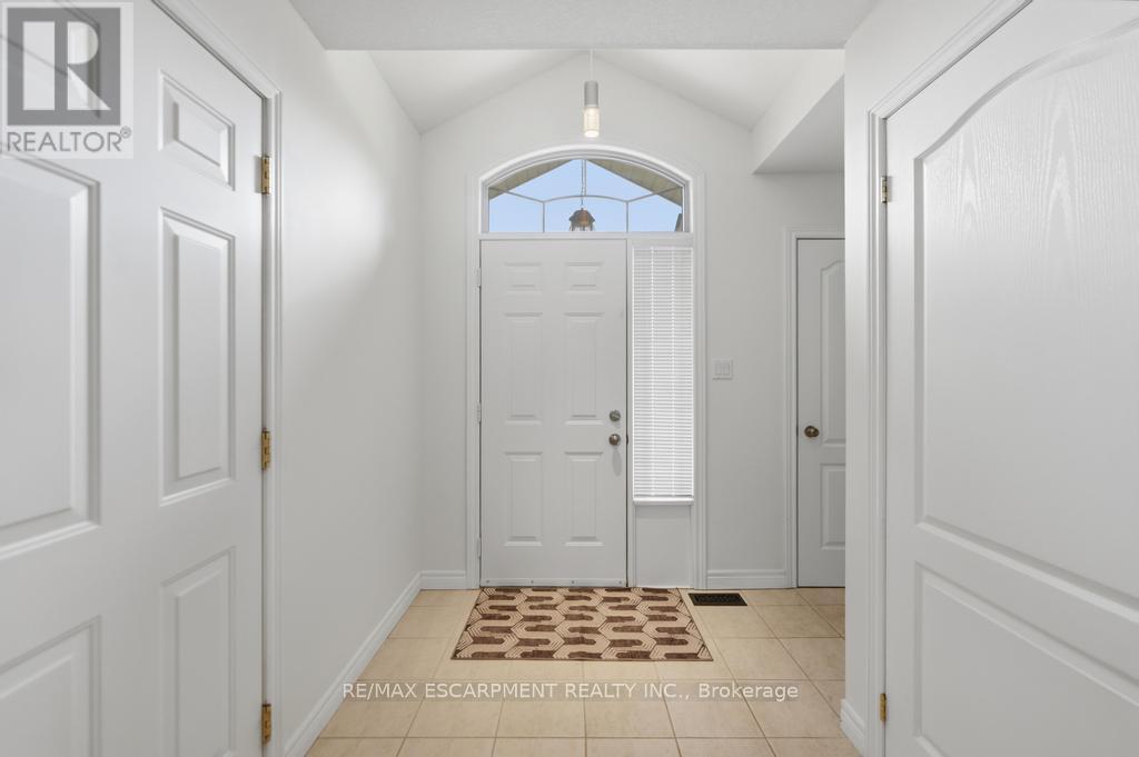 80 Lister Avenue, Hamilton, Ontario  L9B 1E2 - Photo 5 - X13035922