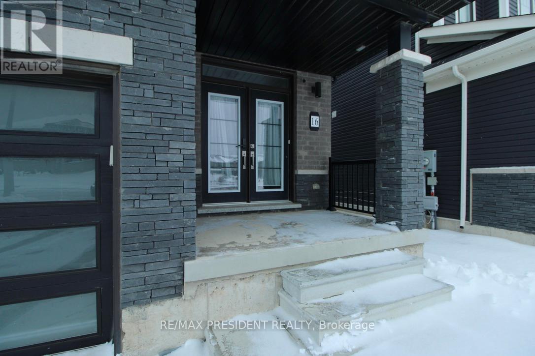 16 Peach Street, Thorold, Ontario  L2V 0K1 - Photo 2 - X13035962