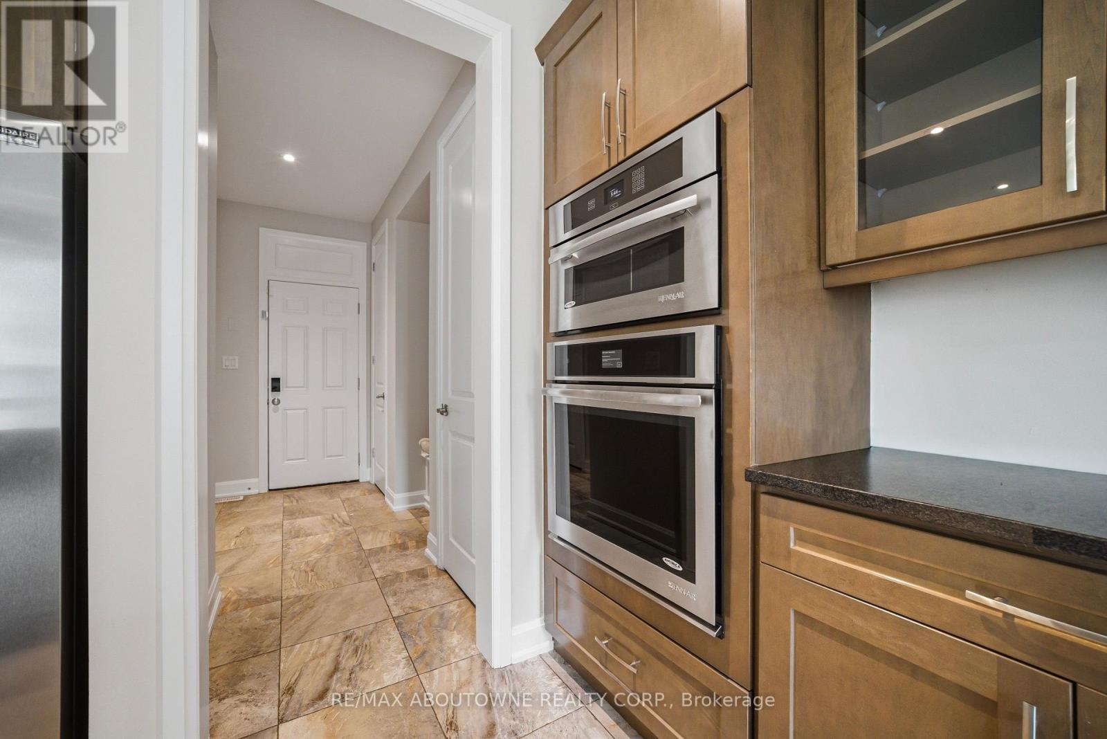 224 Cherryhurst Road, Oakville, Ontario  L6M 0Z7 - Photo 16 - W13009002