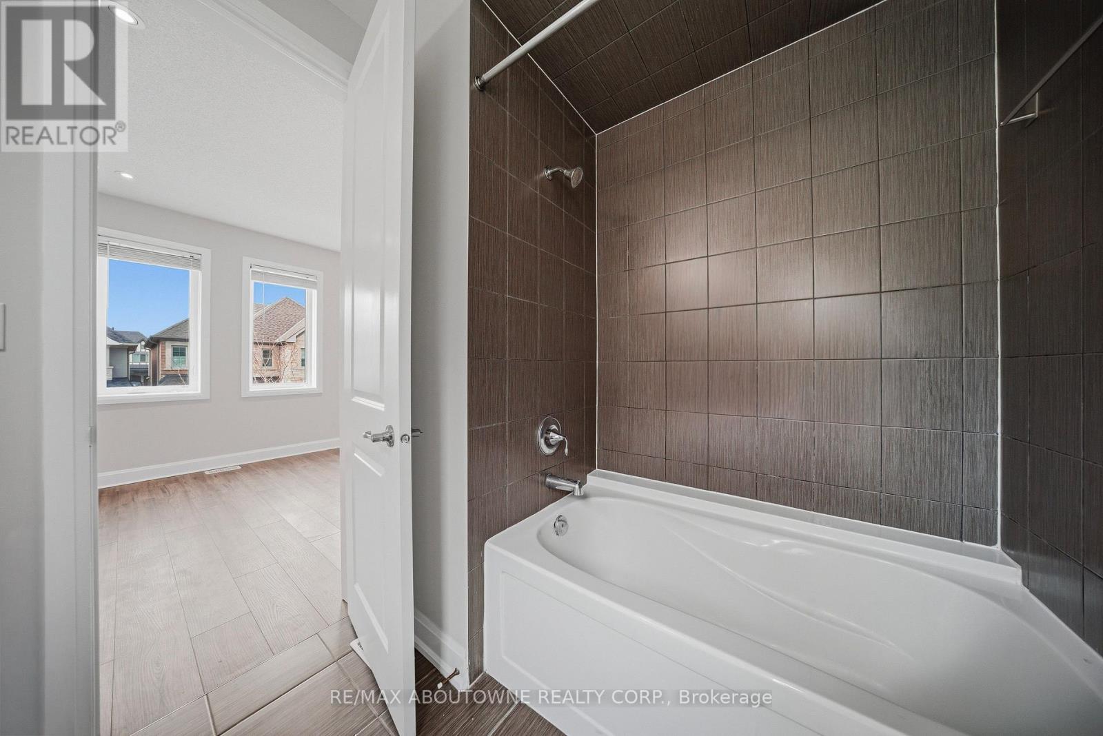 224 Cherryhurst Road, Oakville, Ontario  L6M 0Z7 - Photo 37 - W13009002