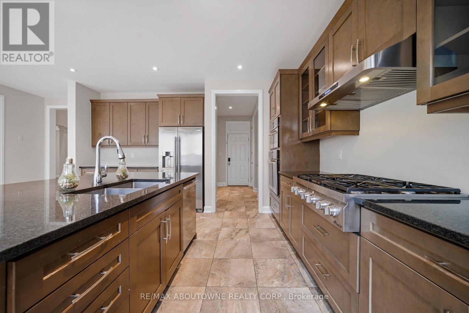 224 Cherryhurst Road, Oakville, Ontario  L6M 0Z7 - Photo 15 - W13009002