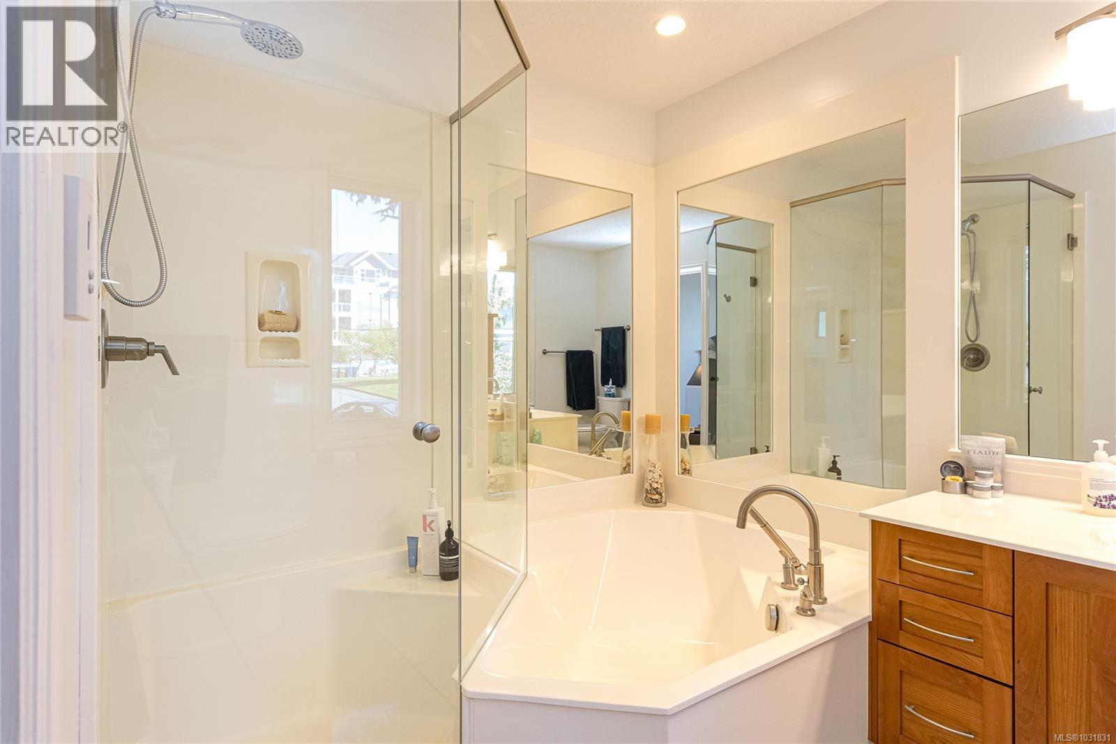 5 9885 Second St, Sidney, British Columbia  V8L 3C7 - Photo 21 - 1031831