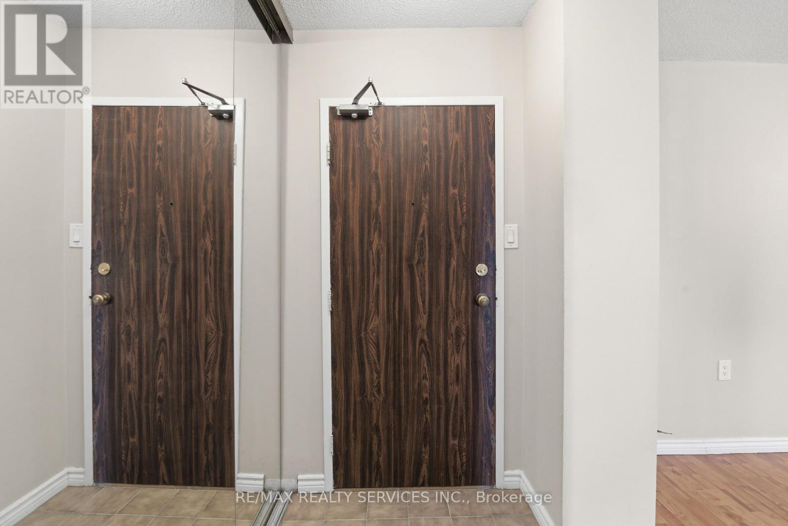 304 - 18 Knightsbridge Road, Brampton, Ontario  L6T 3X5 - Photo 6 - W12997272