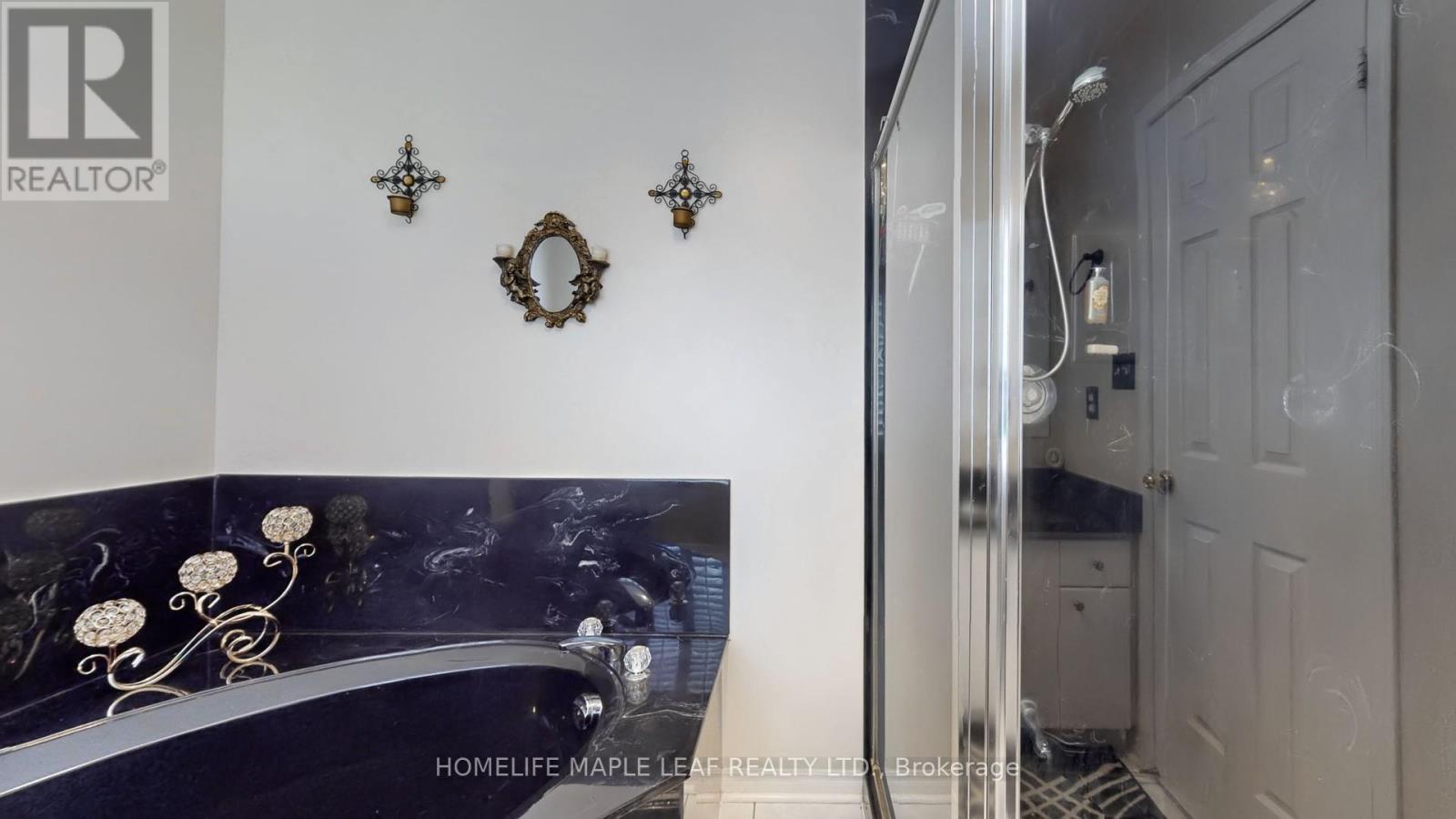 7 Colleyville Street, Brampton, Ontario  L7A 1H3 - Photo 34 - W13030740