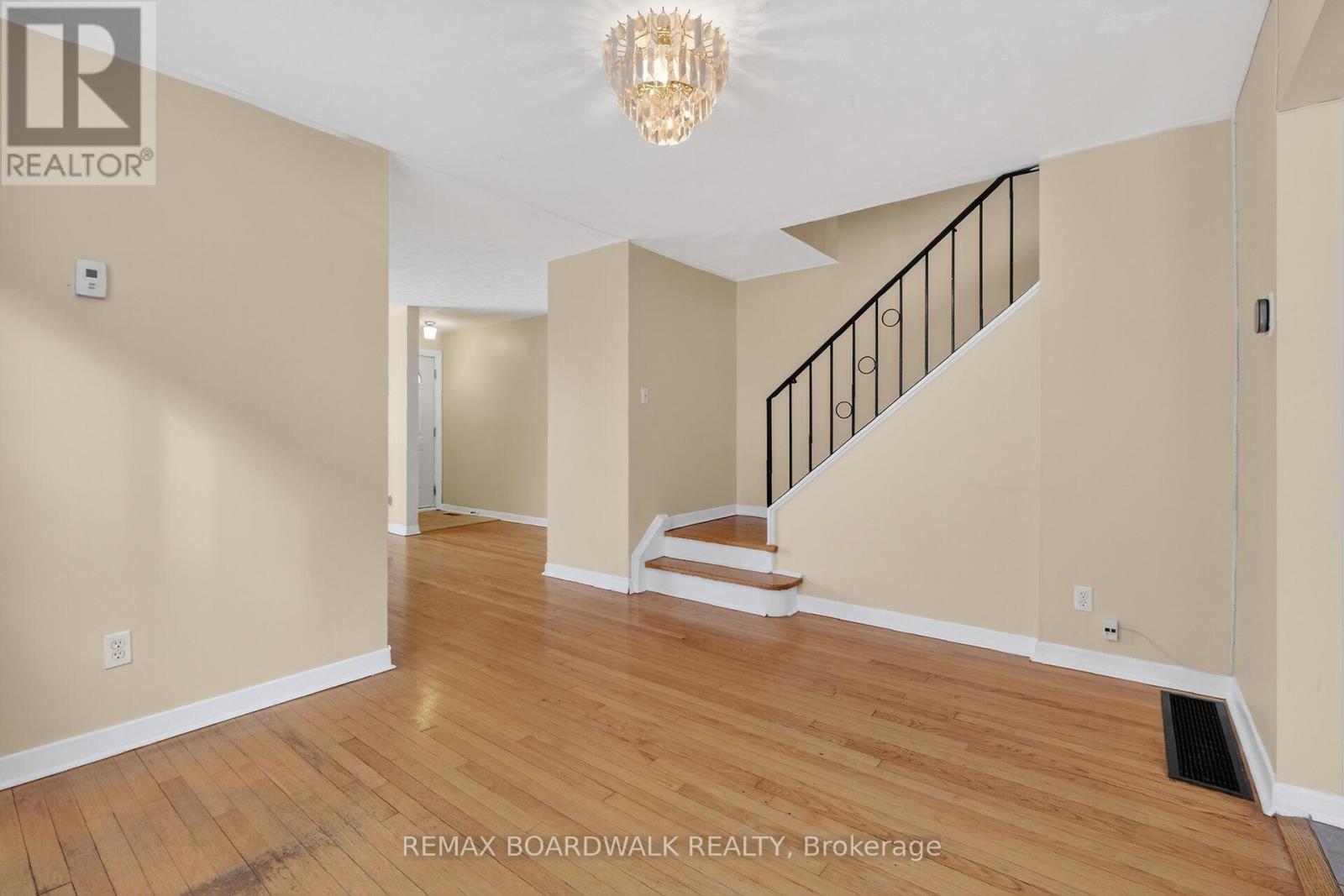 2666 Regina Street, Ottawa, Ontario  K2B 6X8 - Photo 10 - X12908966