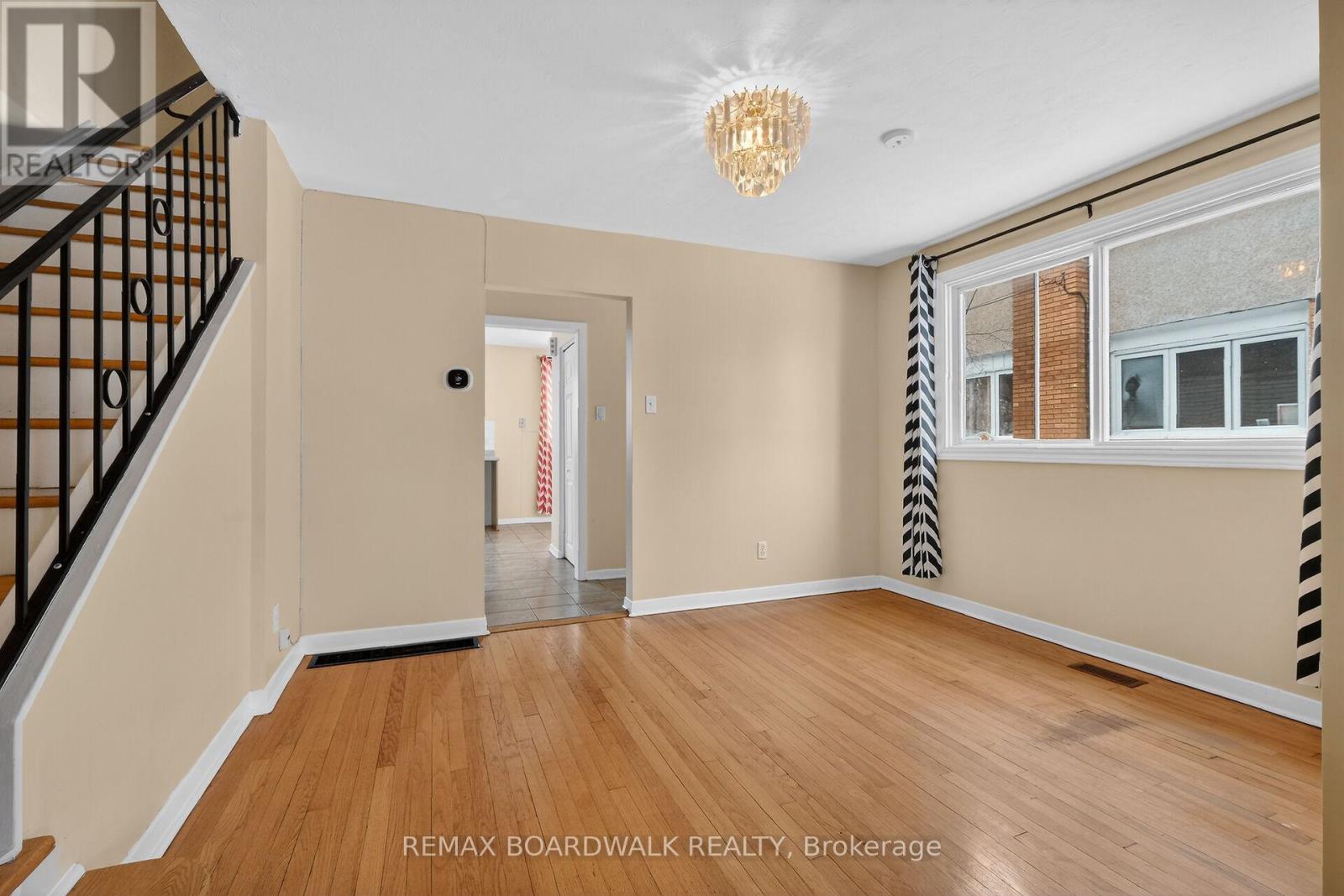 2666 Regina Street, Ottawa, Ontario  K2B 6X8 - Photo 8 - X12908966