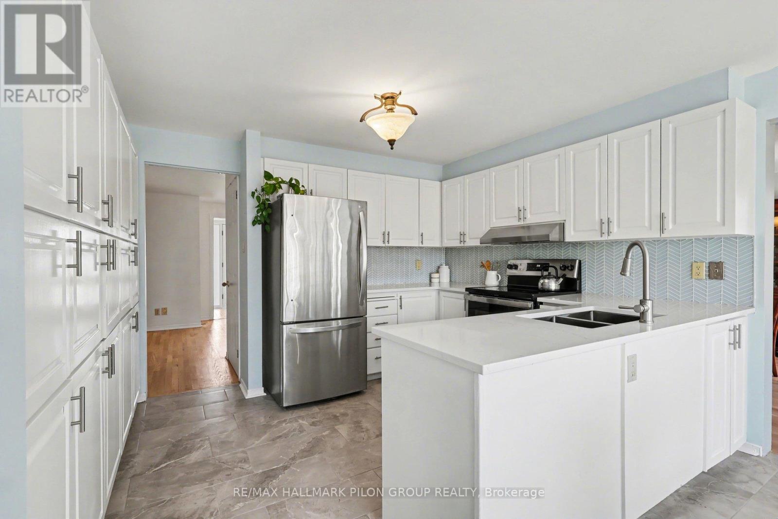 1709 Sansonnet Street, Ottawa, Ontario  K1C 5Z5 - Photo 9 - X13035994