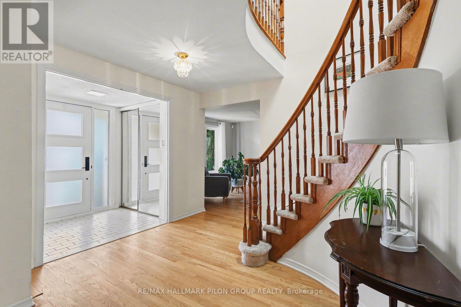 1709 Sansonnet Street, Ottawa, Ontario  K1C 5Z5 - Photo 3 - X13035994