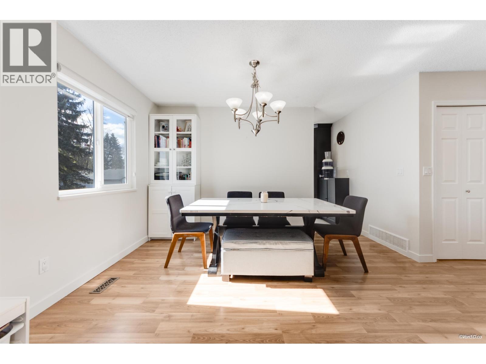 2978 Fleming Avenue, Coquitlam, British Columbia  V3C 4S3 - Photo 4 - R3115046