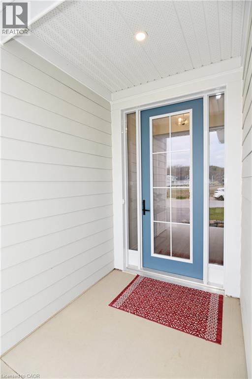 403 Breakwater Boulevard, Port Stanley, Ontario  N5L 0B5 - Photo 2 - 40821225