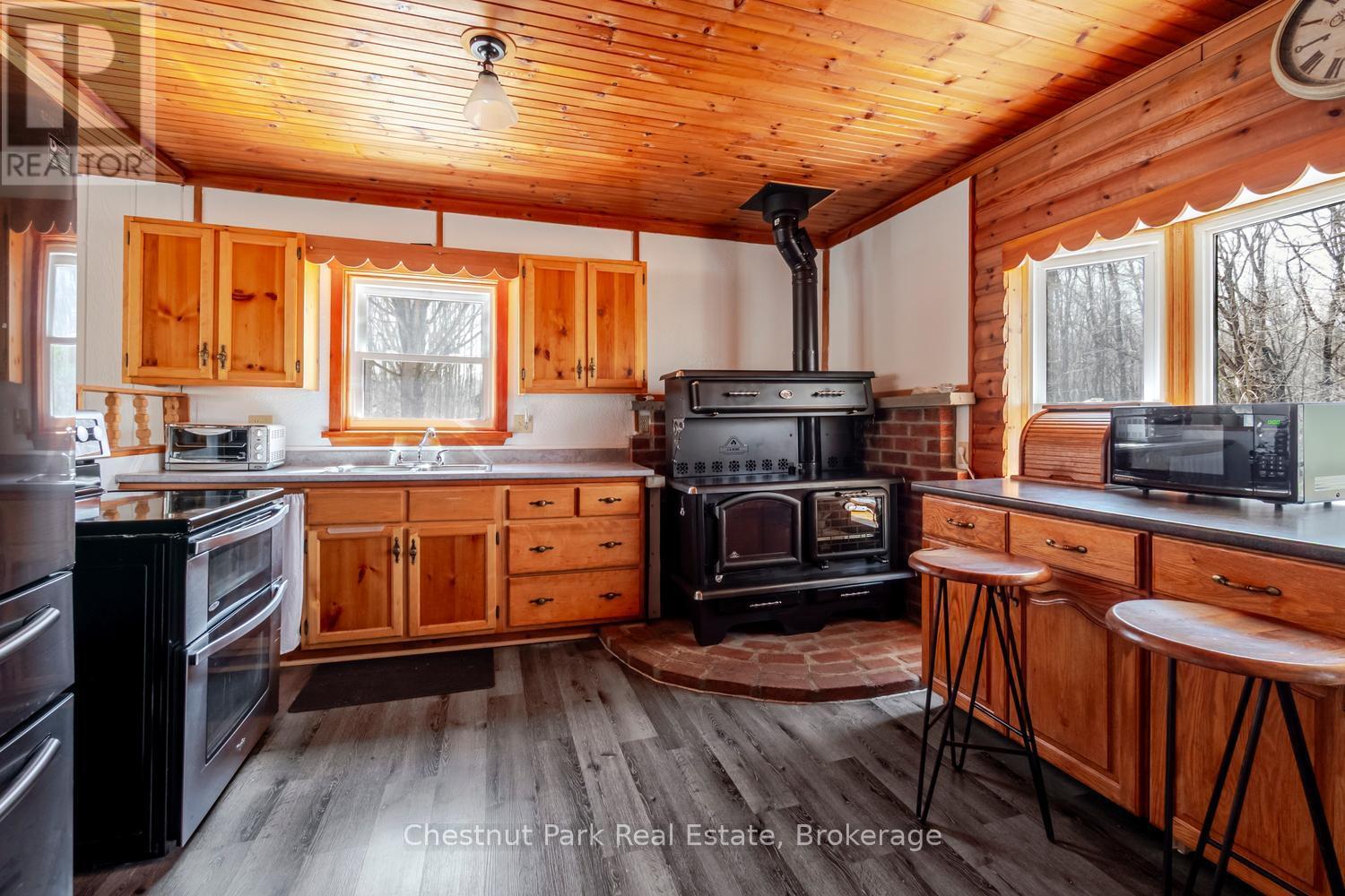 2096 Bruce Rd 9 Road, Northern Bruce Peninsula, Ontario  N0H 1W0 - Photo 10 - X13036096