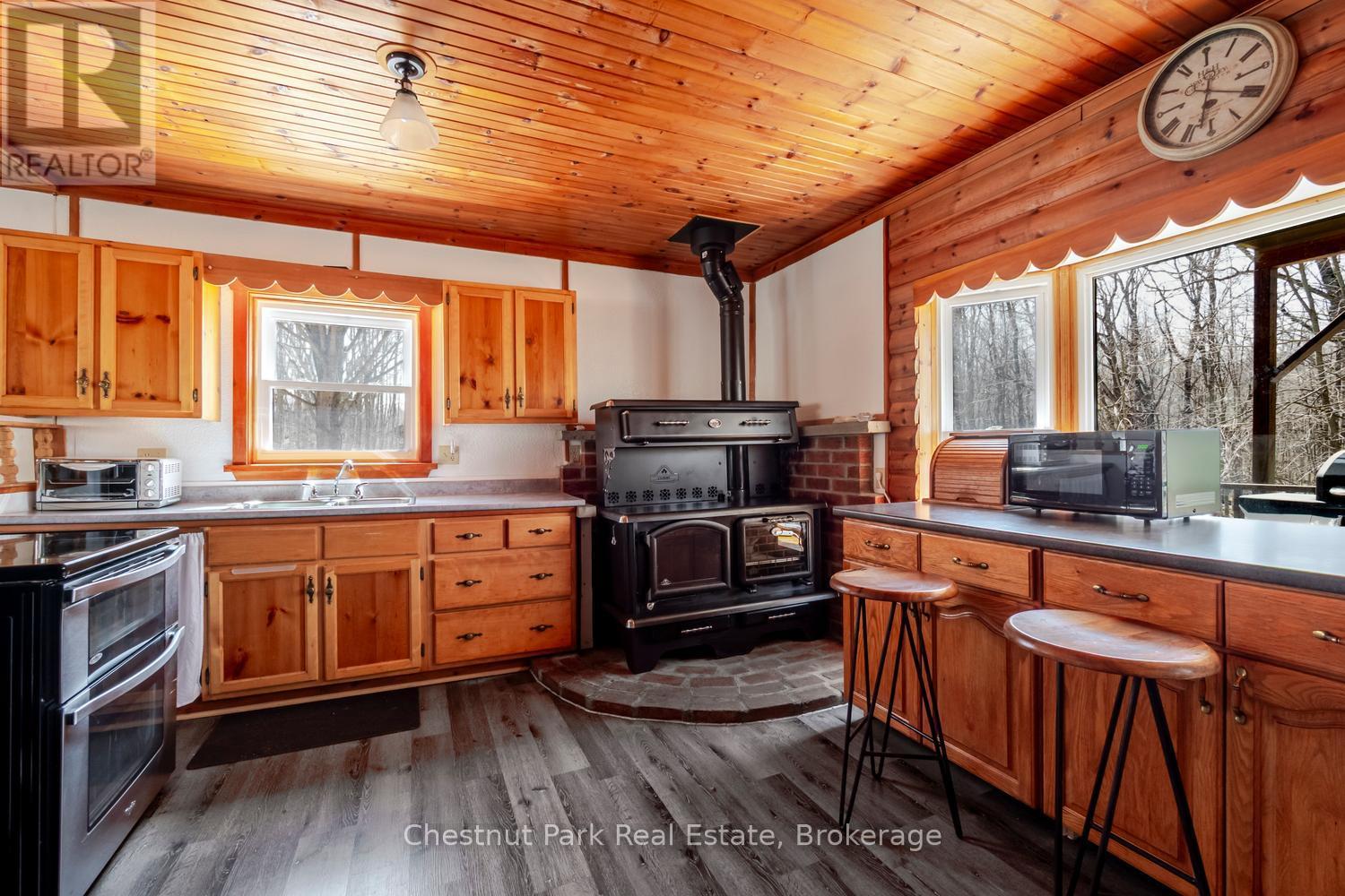 2096 Bruce Rd 9 Road, Northern Bruce Peninsula, Ontario  N0H 1W0 - Photo 11 - X13036096