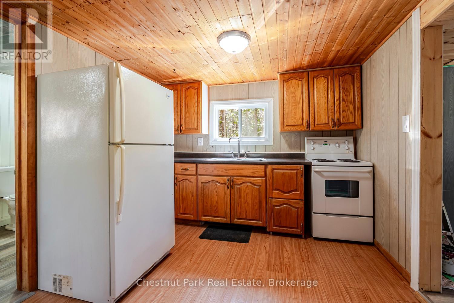 2096 Bruce Rd 9 Road, Northern Bruce Peninsula, Ontario  N0H 1W0 - Photo 31 - X13036096