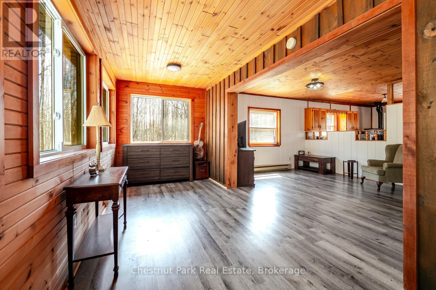 2096 Bruce Rd 9 Road, Northern Bruce Peninsula, Ontario  N0H 1W0 - Photo 4 - X13036096