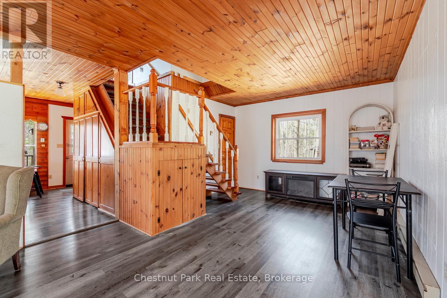 2096 Bruce Rd 9 Road, Northern Bruce Peninsula, Ontario  N0H 1W0 - Photo 9 - X13036096