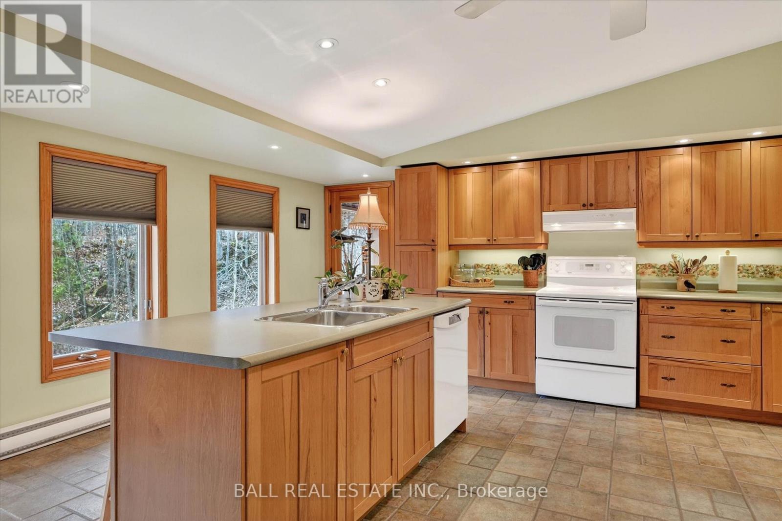6550 Highway 28, North Kawartha, Ontario  K0L 3E0 - Photo 12 - X13036056